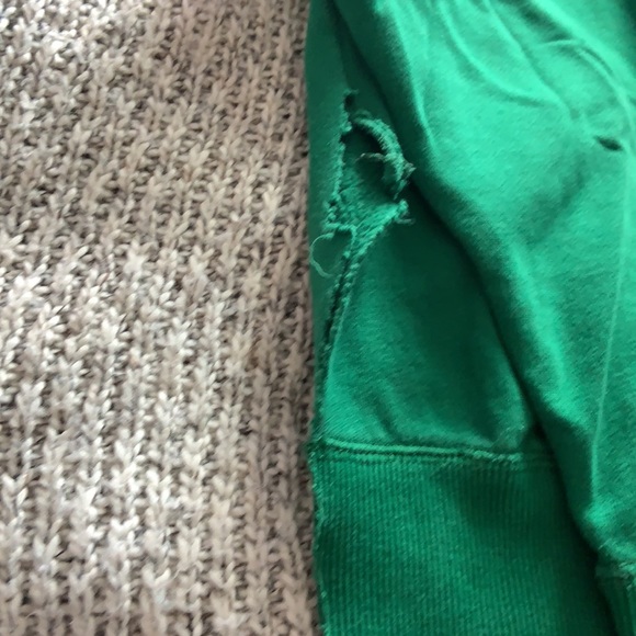 🔆Moving Sale 20% Off 🔆Green Pull Over - Picture 3 of 8